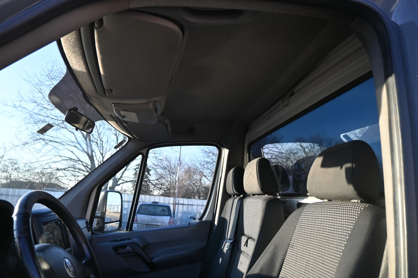 VW Crafter 2.5 TDI дизел, снимка 11 - Бусове и автобуси - 55726101