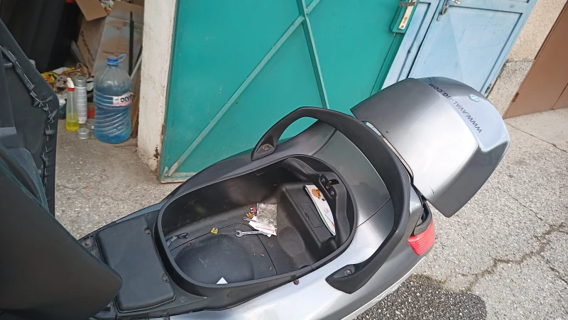 Piaggio X8, снимка 9 - Мотоциклети и мототехника - 52940989