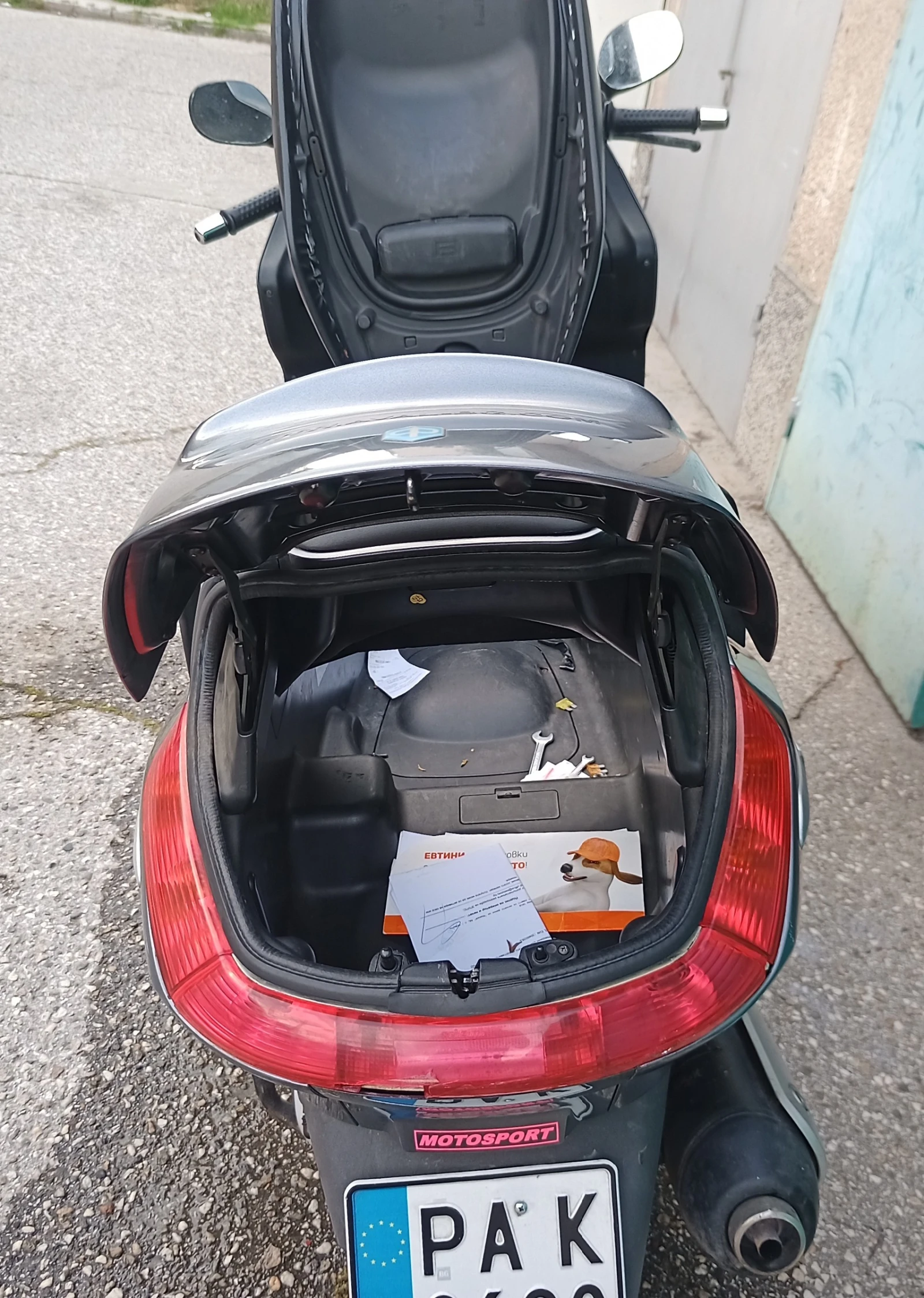 Piaggio X8  - изображение 10