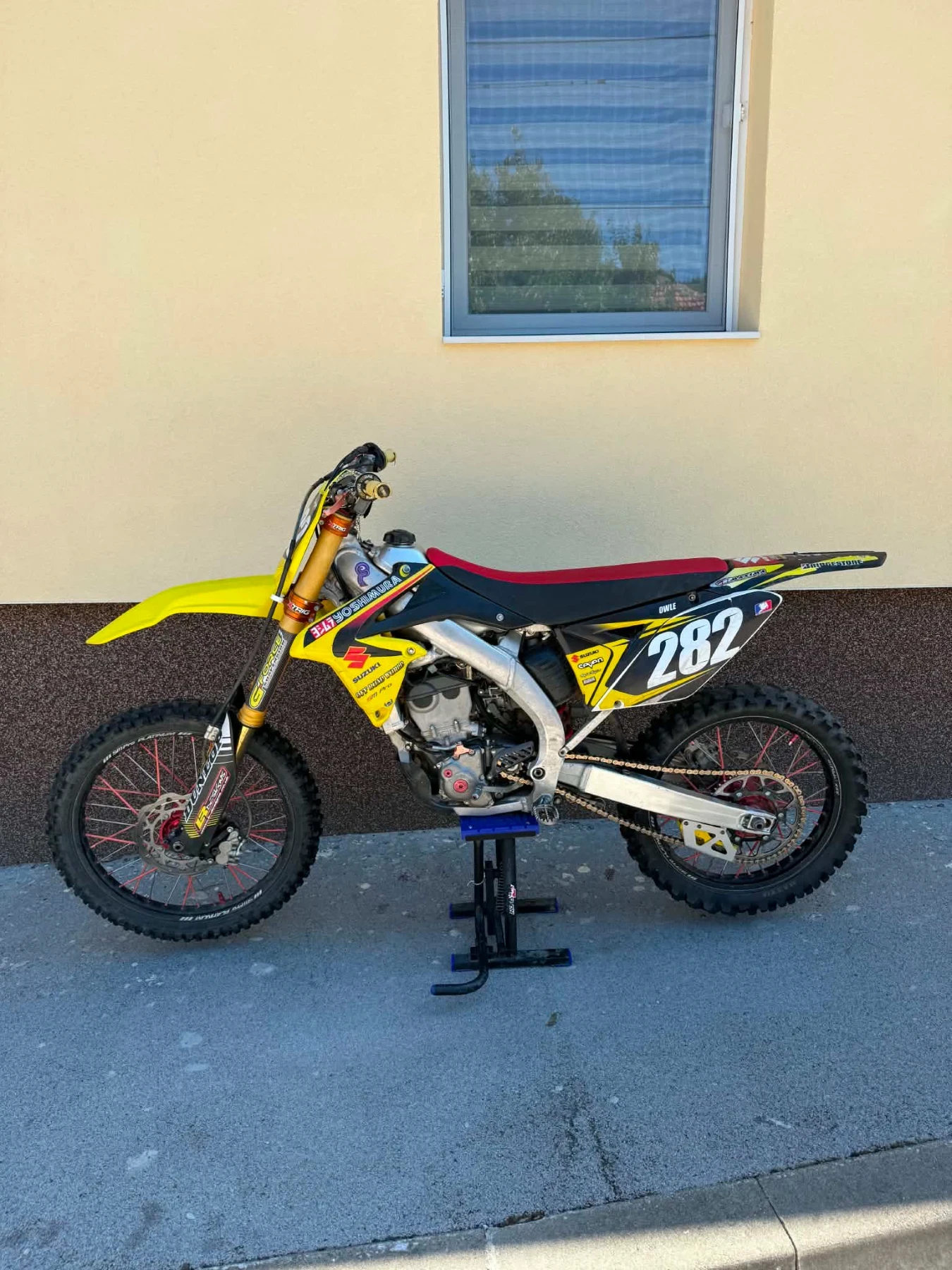 Suzuki Rmz