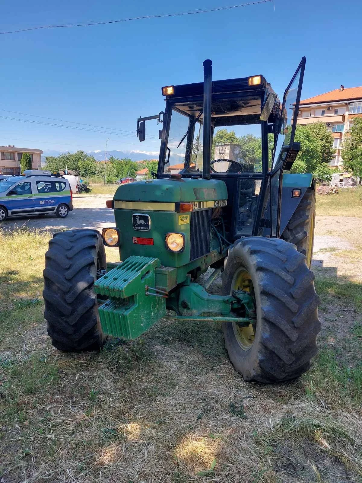 Трактор John Deere 2140
