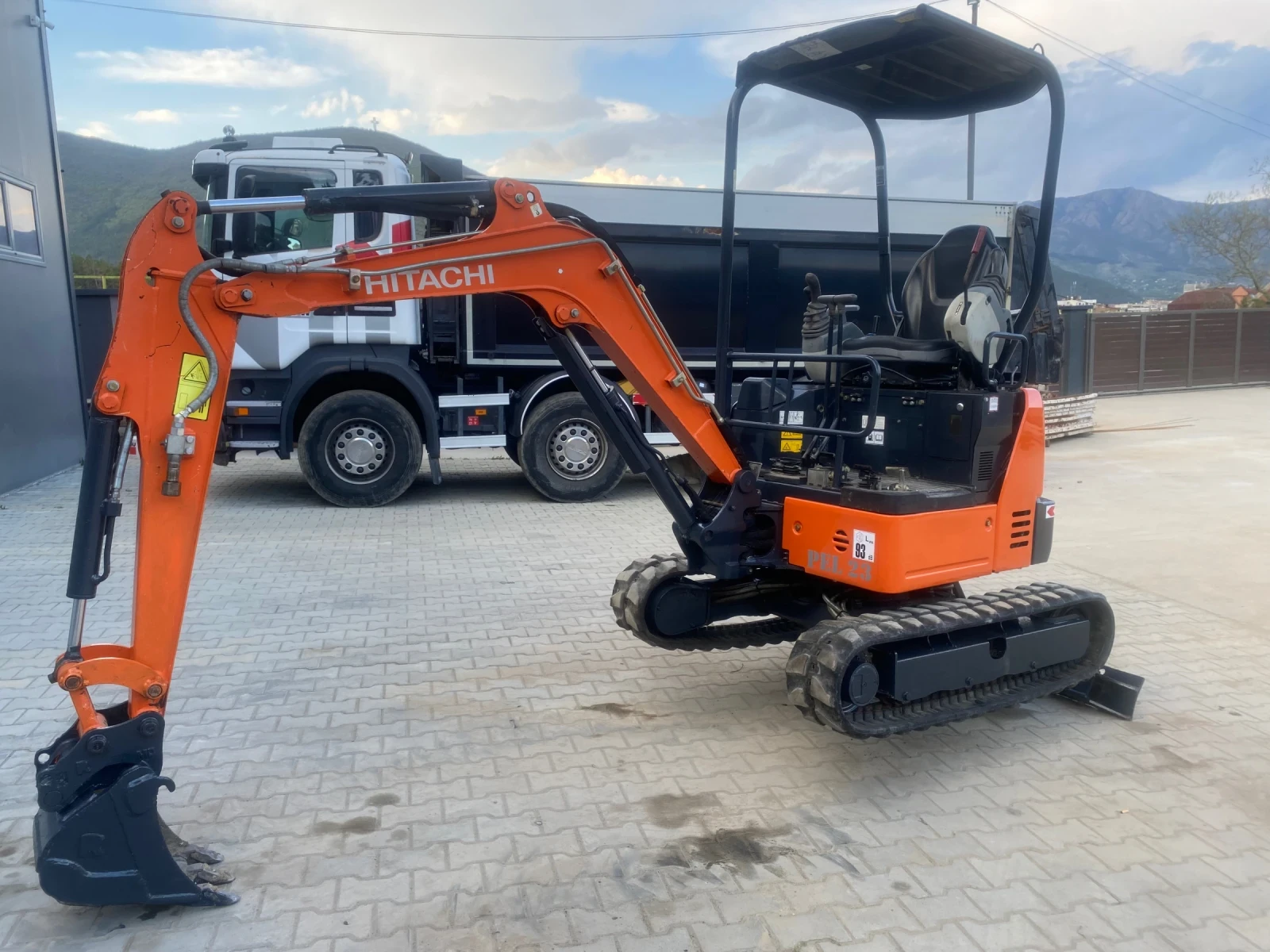 Багер Hitachi HITACHI ZX19 НОВ 500/ЧАСА - изображение 6