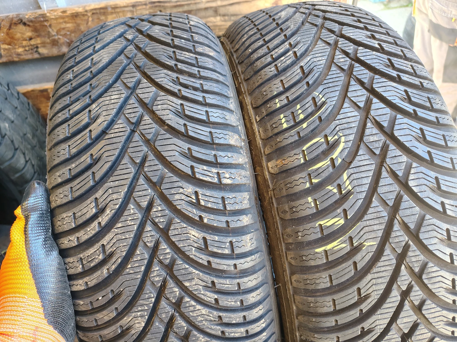 Гуми Зимни 205/60R16