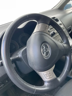 Toyota Auris КАТО НОВА, 2.2D4D 177к.с. 200хил.км!, снимка 6