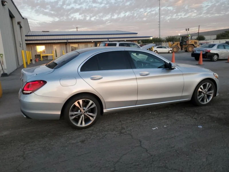 Mercedes-Benz C 300, снимка 4 - Автомобили и джипове - 48796607