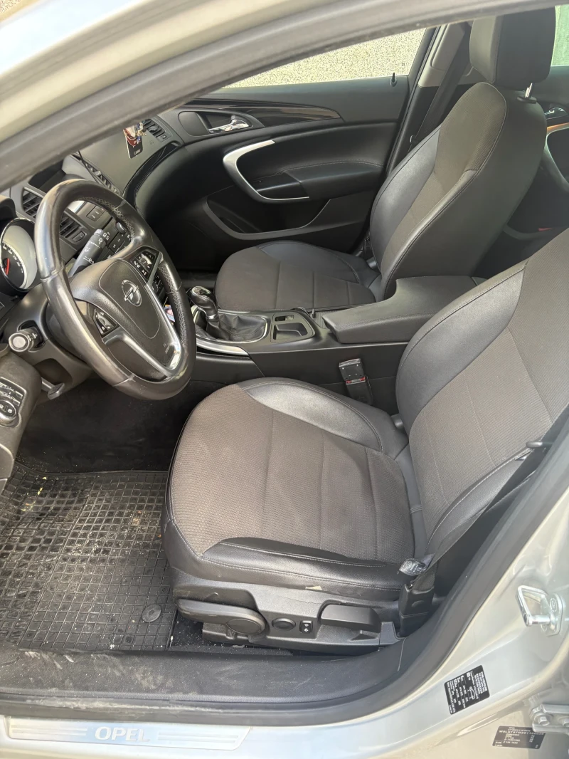 Opel Insignia, снимка 3 - Автомобили и джипове - 52555259