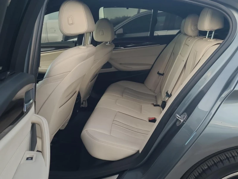 BMW 530 HeadUp* Harman&Kardon* Adaptive* Mpacket* Подгрев, снимка 11 - Автомобили и джипове - 52317755
