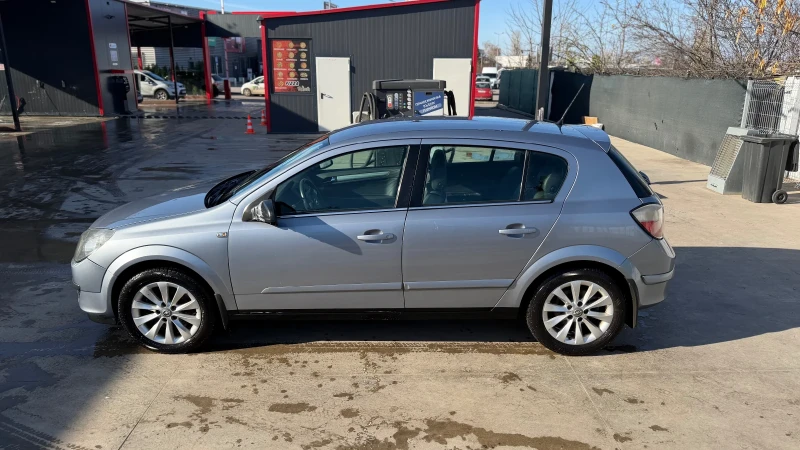 Opel Astra 1.9CDTI!6 СКОРОСТИ!PDC!КЛИМАТРОНИК!EURO 4!, снимка 8 - Автомобили и джипове - 52795967