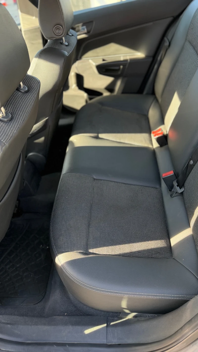 Opel Astra 1.9CDTI!6 СКОРОСТИ!PDC!КЛИМАТРОНИК!EURO 4!, снимка 10 - Автомобили и джипове - 52795967