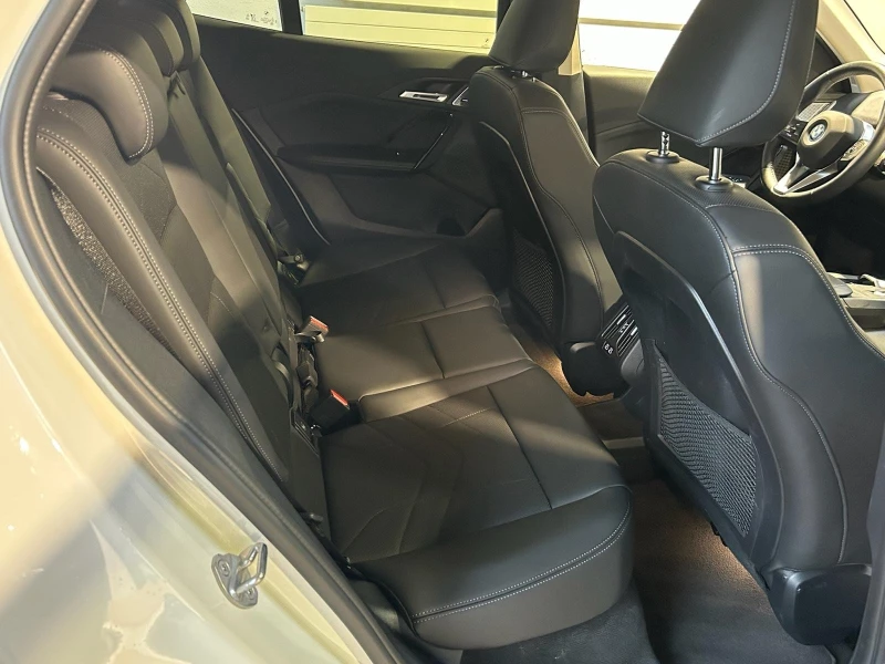BMW iX2 30* M* SPORT* PANO* HEAD-UP* 360CAM* H&K* MEMORY* , снимка 9 - Автомобили и джипове - 53086192
