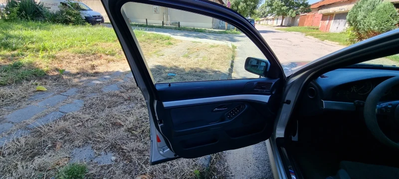 BMW 525, снимка 11 - Автомобили и джипове - 53349539