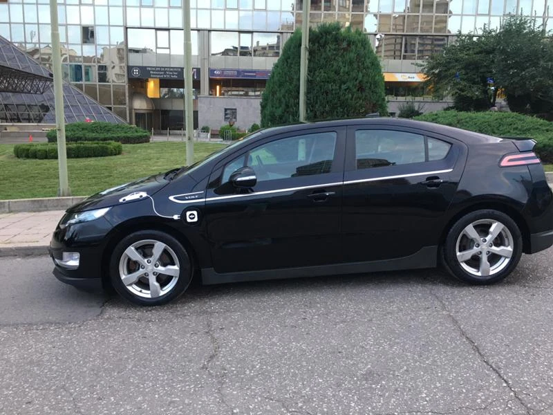 Chevrolet Volt Десен волан, снимка 7 - Автомобили и джипове - 25915593