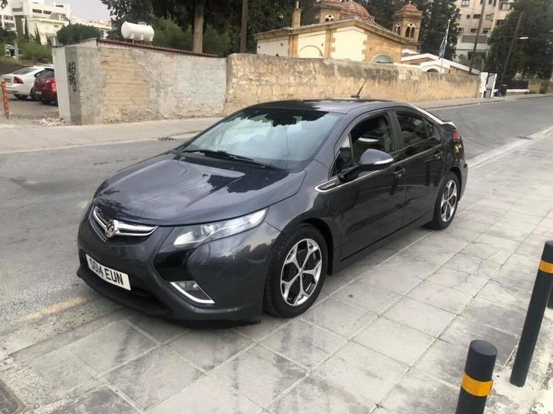 Chevrolet Volt Десен волан, снимка 17 - Автомобили и джипове - 25915593