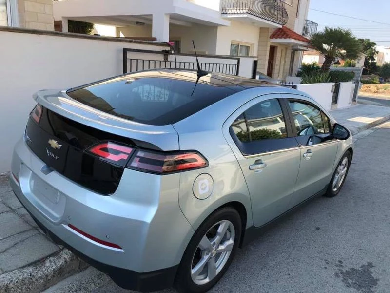 Chevrolet Volt Десен волан, снимка 12 - Автомобили и джипове - 25915593