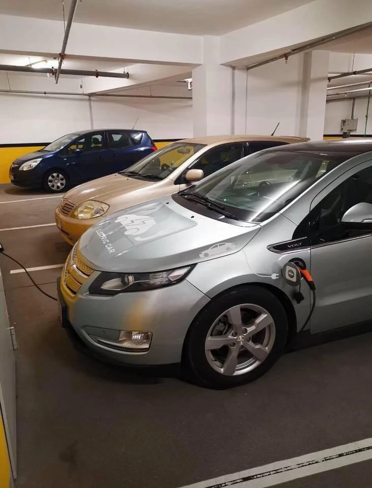 Chevrolet Volt Десен волан, снимка 4 - Автомобили и джипове - 25915593