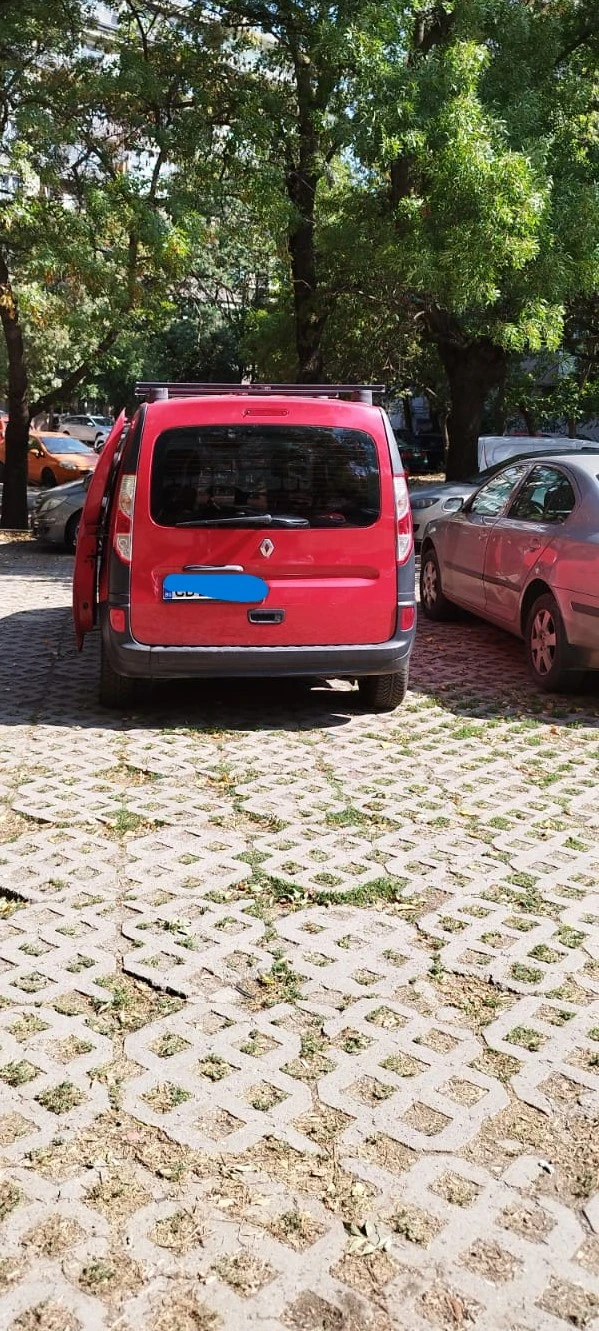 Renault Kangoo, снимка 10 - Автомобили и джипове - 47383280