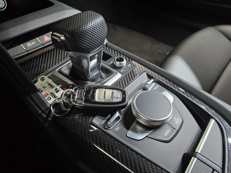 Audi R8 5.2 V10 Performance Coupe| 602к.с., снимка 9 - Автомобили и джипове - 56213313