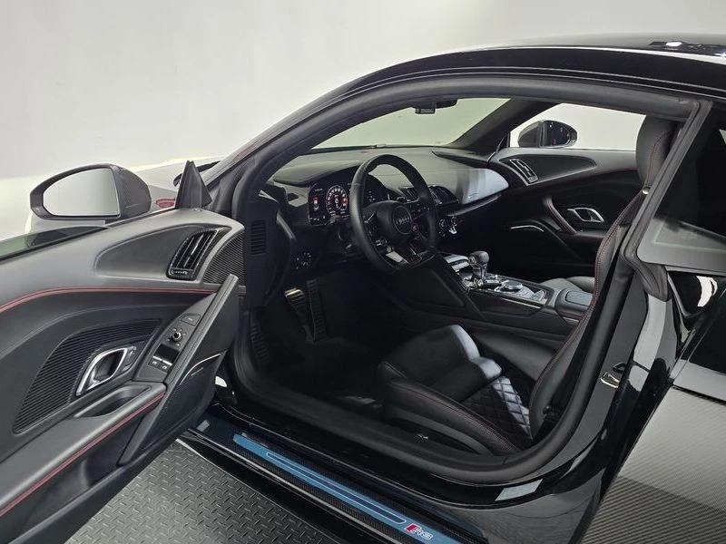 Audi R8 5.2 V10 Performance Coupe| 602к.с., снимка 10 - Автомобили и джипове - 56213313