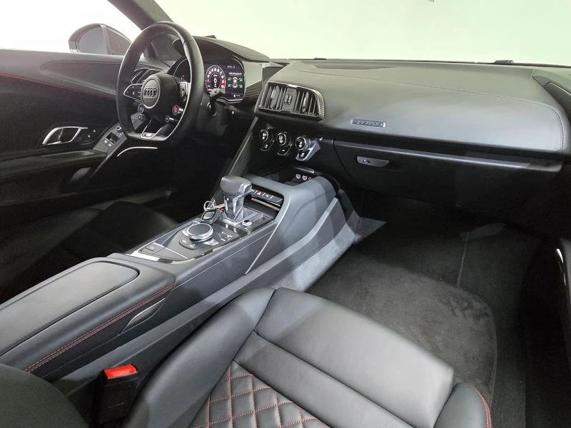 Audi R8 5.2 V10 Performance Coupe| 602к.с., снимка 7 - Автомобили и джипове - 56213313
