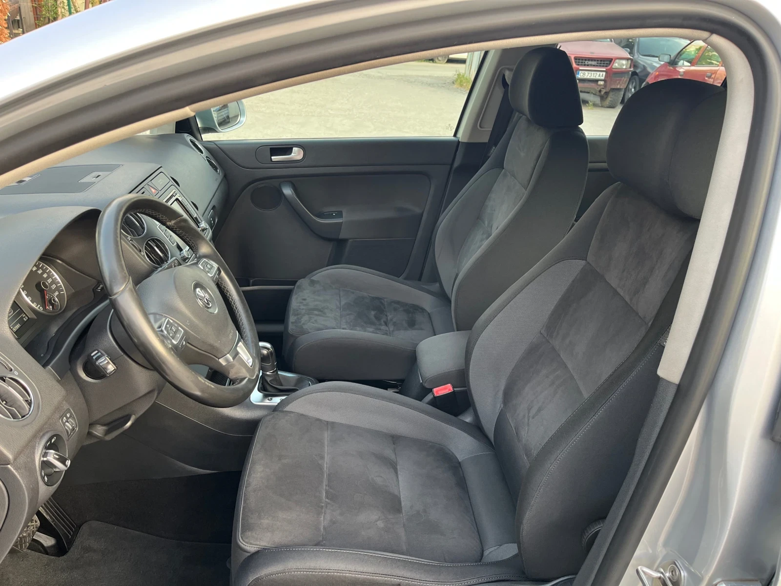 VW Golf Plus 1.6 TDI 105 ks DSG - изображение 10