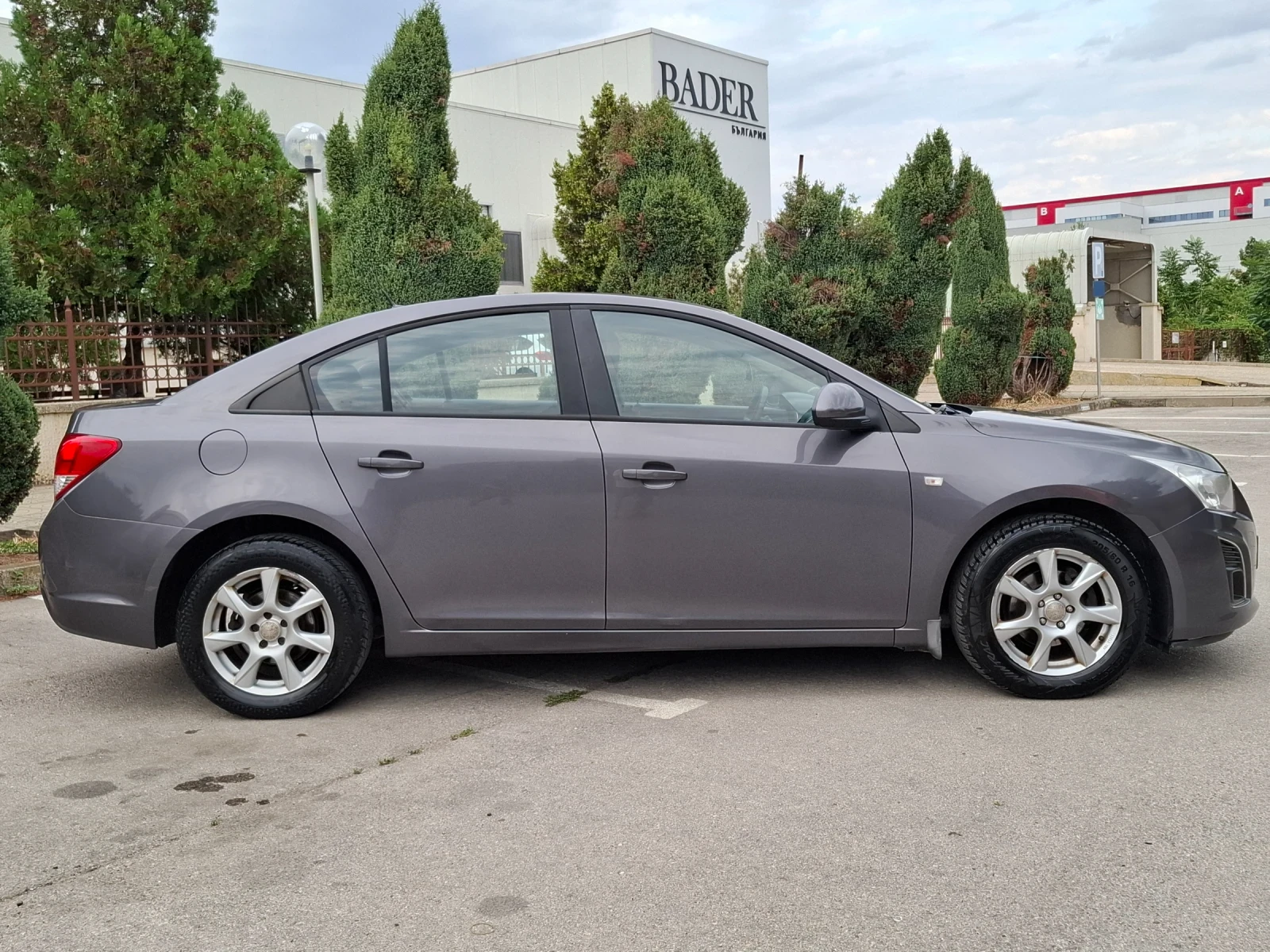 Chevrolet Cruze 1.6i * EURO 5 * КЛИМАТИК * КАМЕРА * ЛИЗИНГ *  - изображение 7