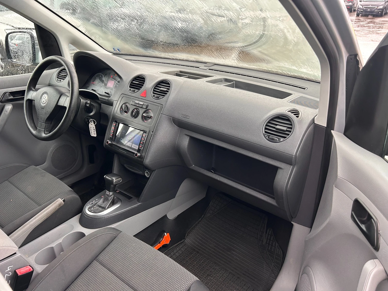 VW Caddy 1.9 TDI AVTOMAT/NAVI EURO 4 - изображение 10