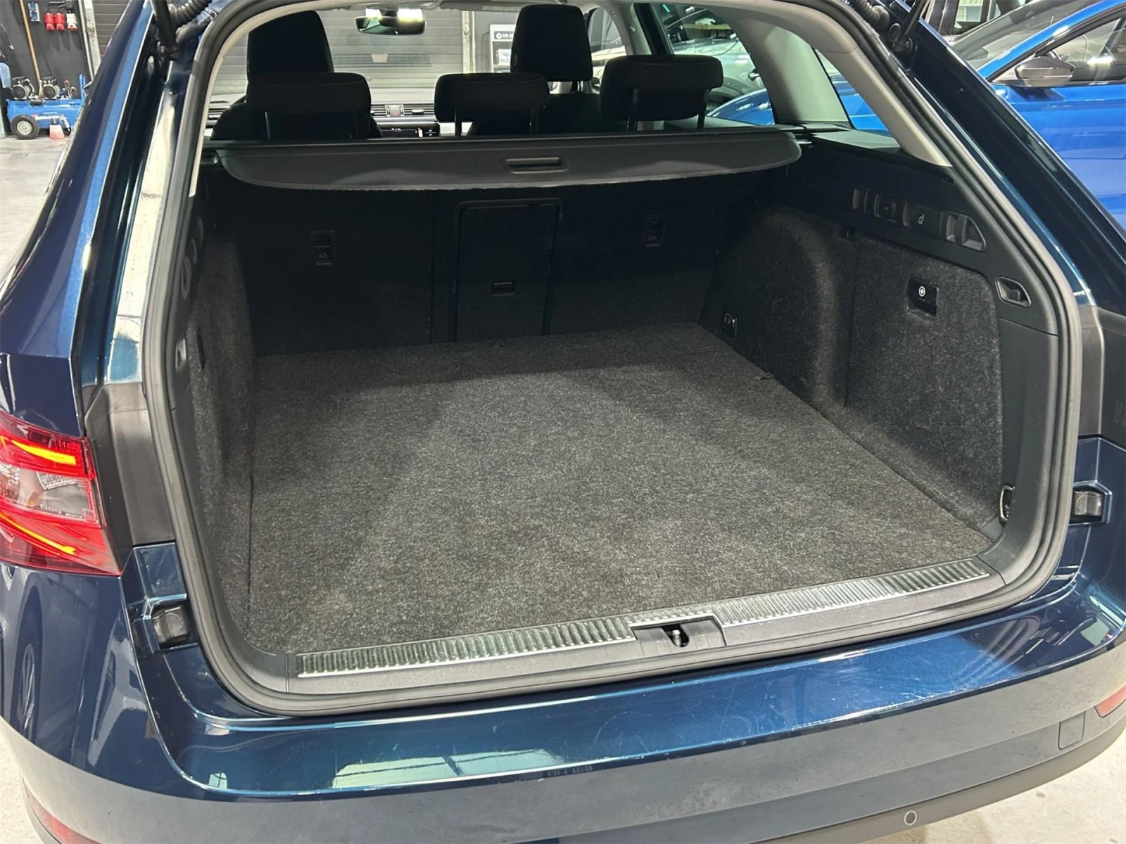 Skoda Superb Ambition - Hybrid - изображение 10