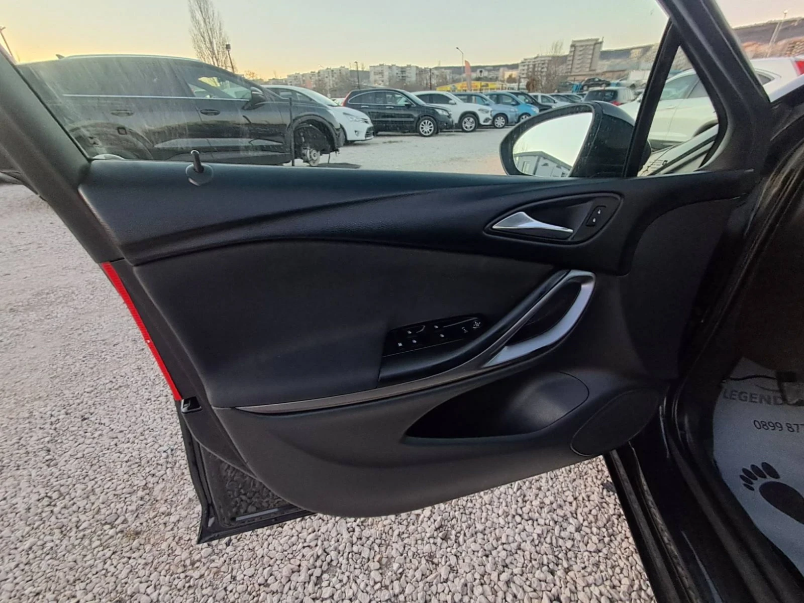 Opel Astra 1.6CDTI, снимка 9 - Автомобили и джипове - 53810300