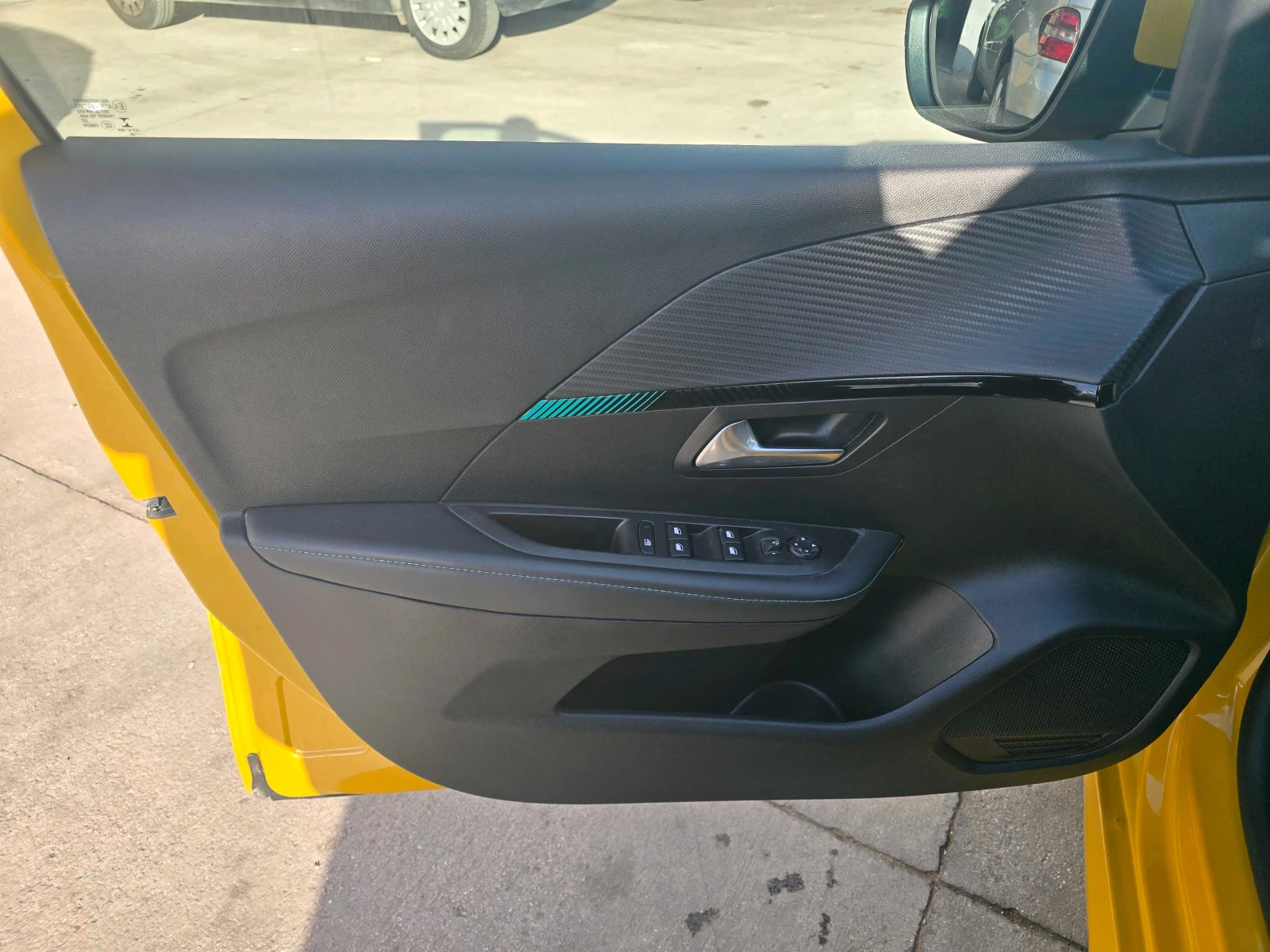 Peugeot 208 ALURE  3D  i-Cockpit дисплей панорамен покрив, снимка 11 - Автомобили и джипове - 53829531