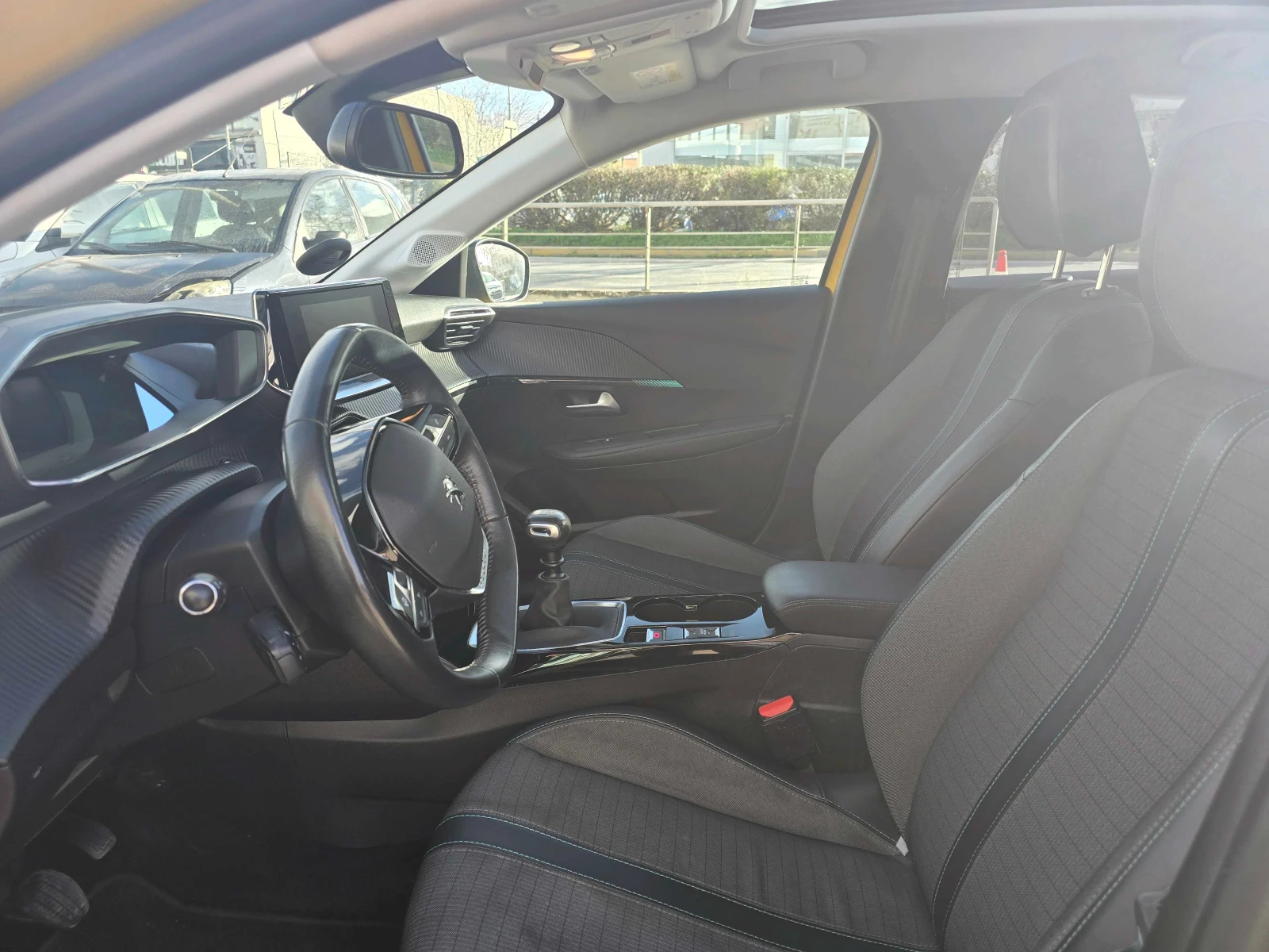 Peugeot 208 ALURE  3D  i-Cockpit дисплей панорамен покрив, снимка 14 - Автомобили и джипове - 53829531