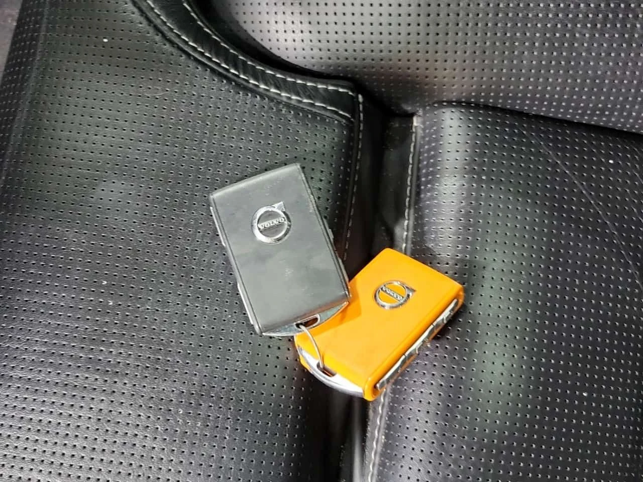 Volvo S90  Inscription /CAMERA/DISTRONIC/PANO, снимка 14 - Автомобили и джипове - 53907635