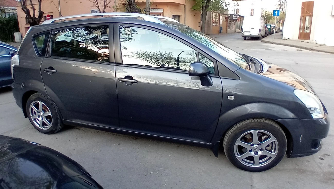 Toyota Corolla verso, снимка 2 - Автомобили и джипове - 54386864