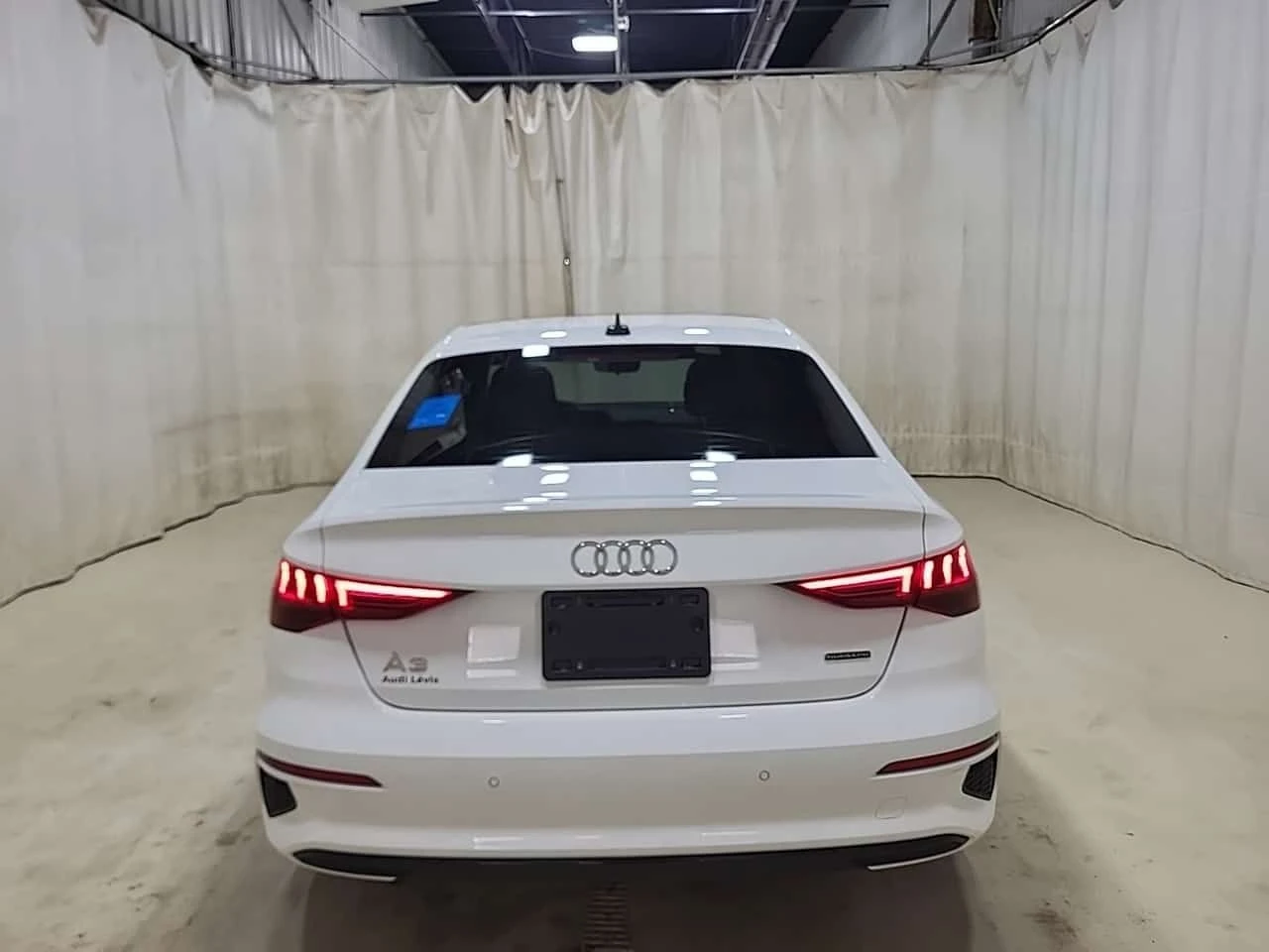 Audi A3 * KOMFORT * CARFAX * БЕЗ ПЪРВОНАЧАЛНА ВНОСКА, снимка 16 - Автомобили и джипове - 54813843