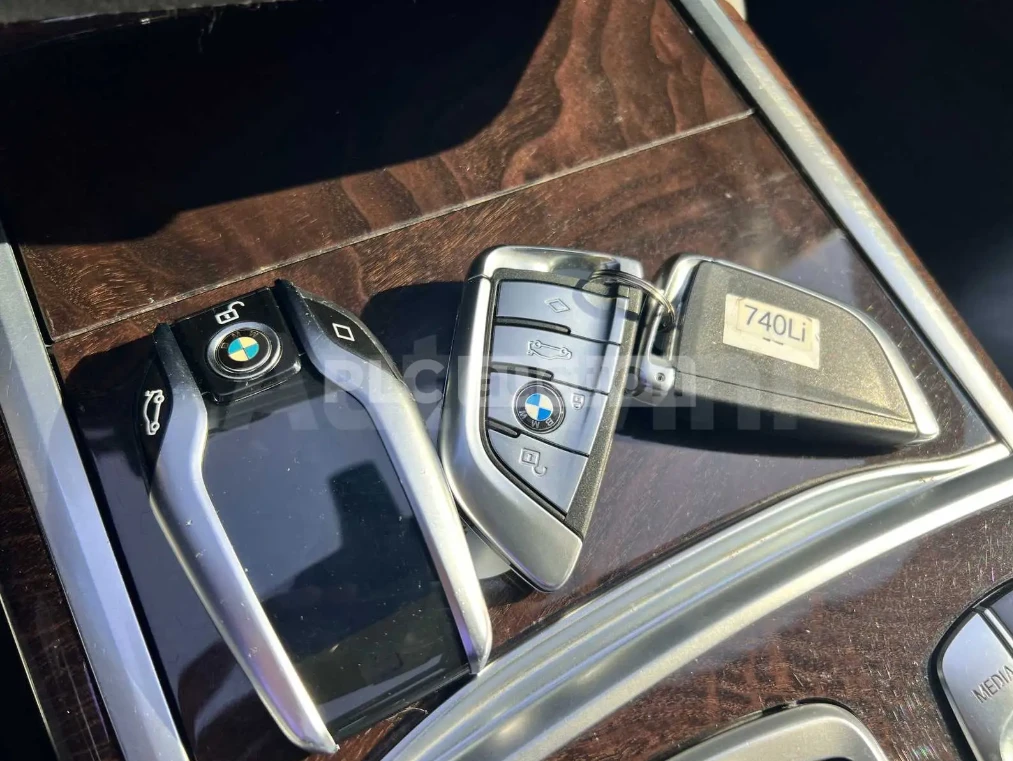 BMW 740 DVD | DISPLAY KEY , снимка 13 - Автомобили и джипове - 54815168