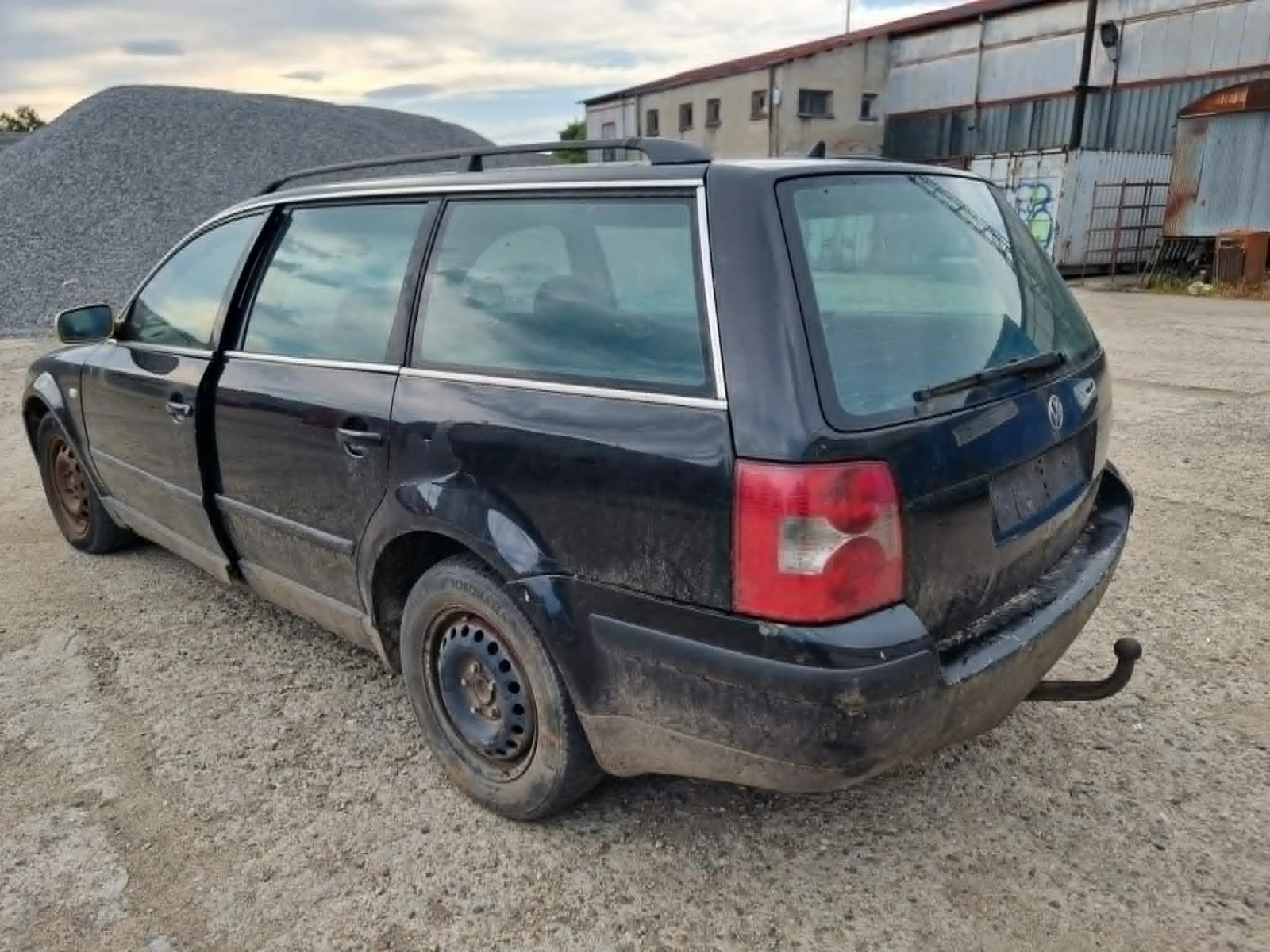 VW Passat 1.9 TDI 131hp/Теглич, снимка 9 - Автомобили и джипове - 54839143