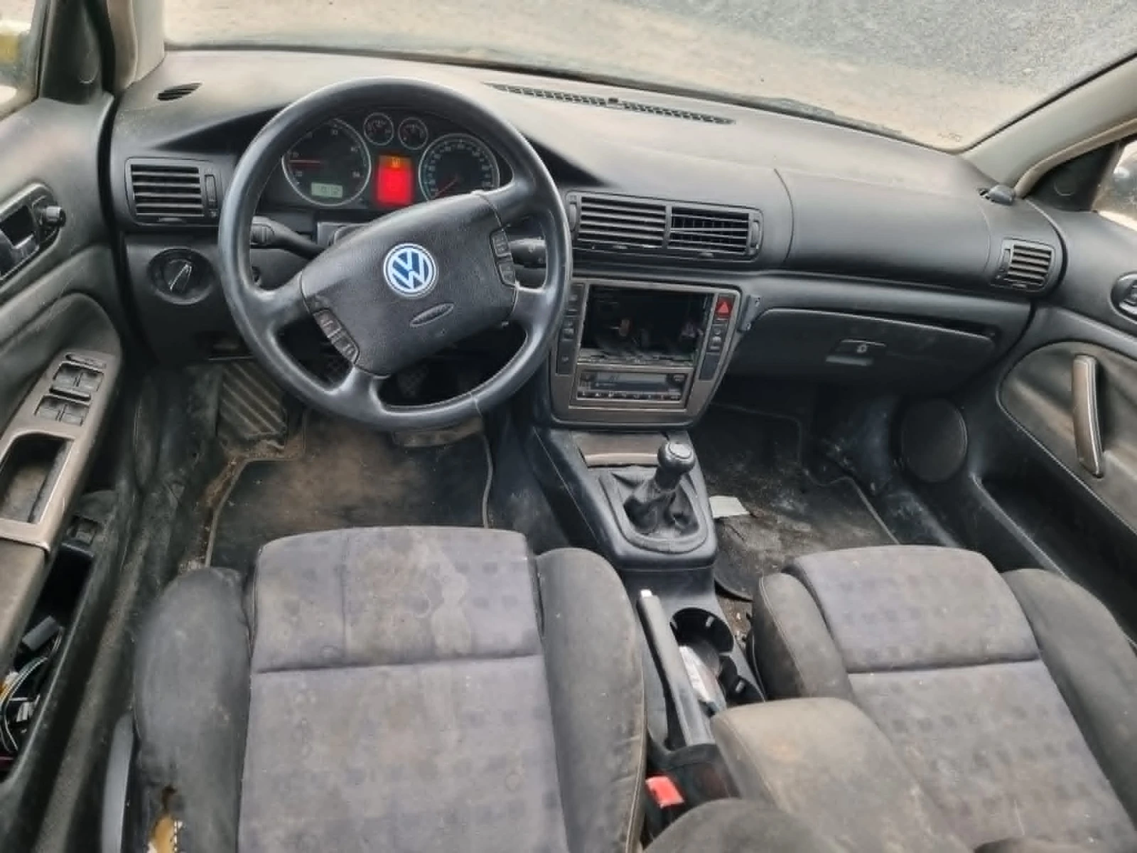 VW Passat 1.9 TDI 131hp/Теглич, снимка 4 - Автомобили и джипове - 54839143