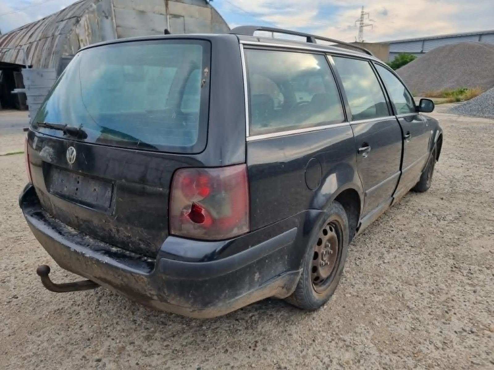 VW Passat 1.9 TDI 131hp/Теглич, снимка 5 - Автомобили и джипове - 54839143