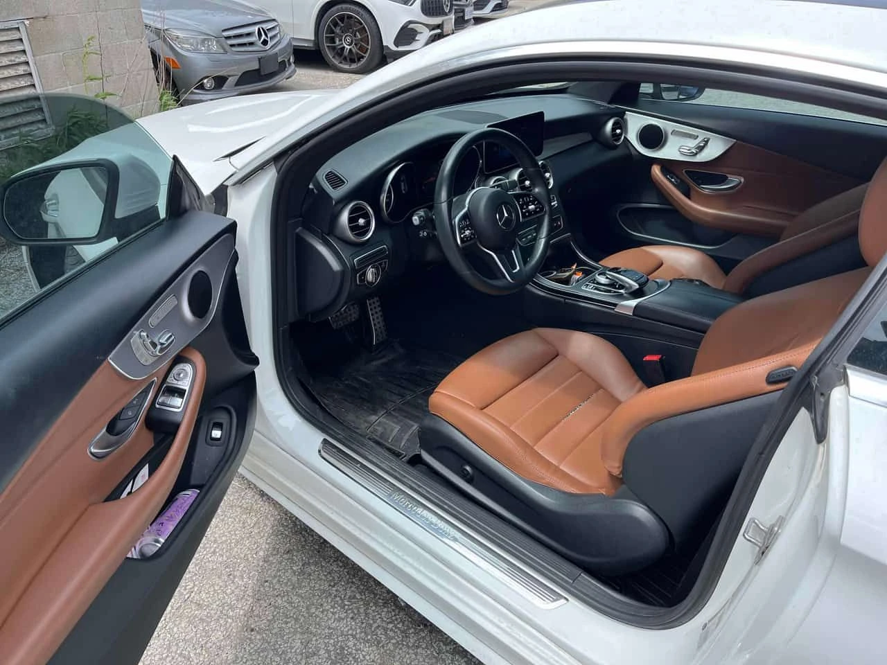 Mercedes-Benz C 300 | DISTRONIC | ПАНОРАМА | CARFAX | , снимка 13 - Автомобили и джипове - 54848510