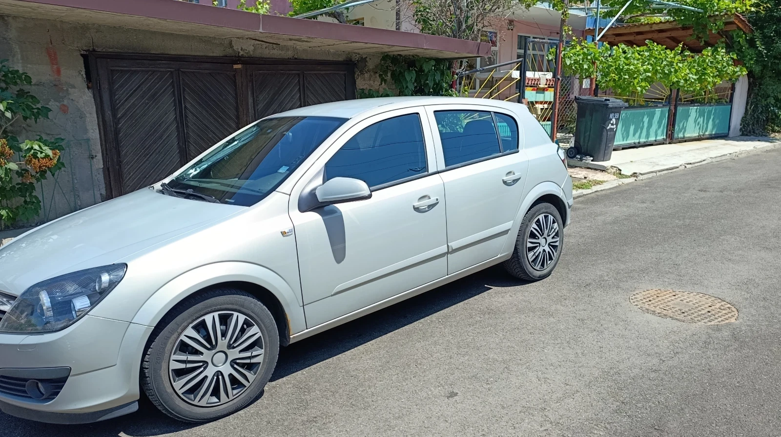 Opel Astra 1, 9CDTI, снимка 2 - Автомобили и джипове - 54857476