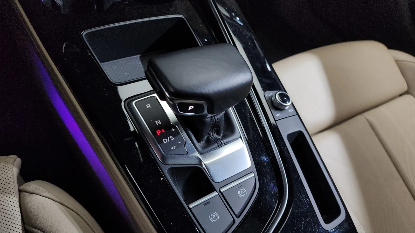 Audi A5 Sportback 40 TFSI quattro Premium, снимка 8 - Автомобили и джипове - 55433714