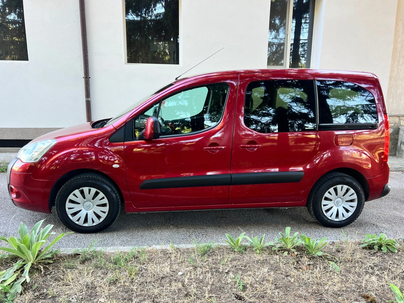 Citroen Berlingo 1.6HDI / 4+ 1 / Климатик, снимка 4 - Автомобили и джипове - 55493928