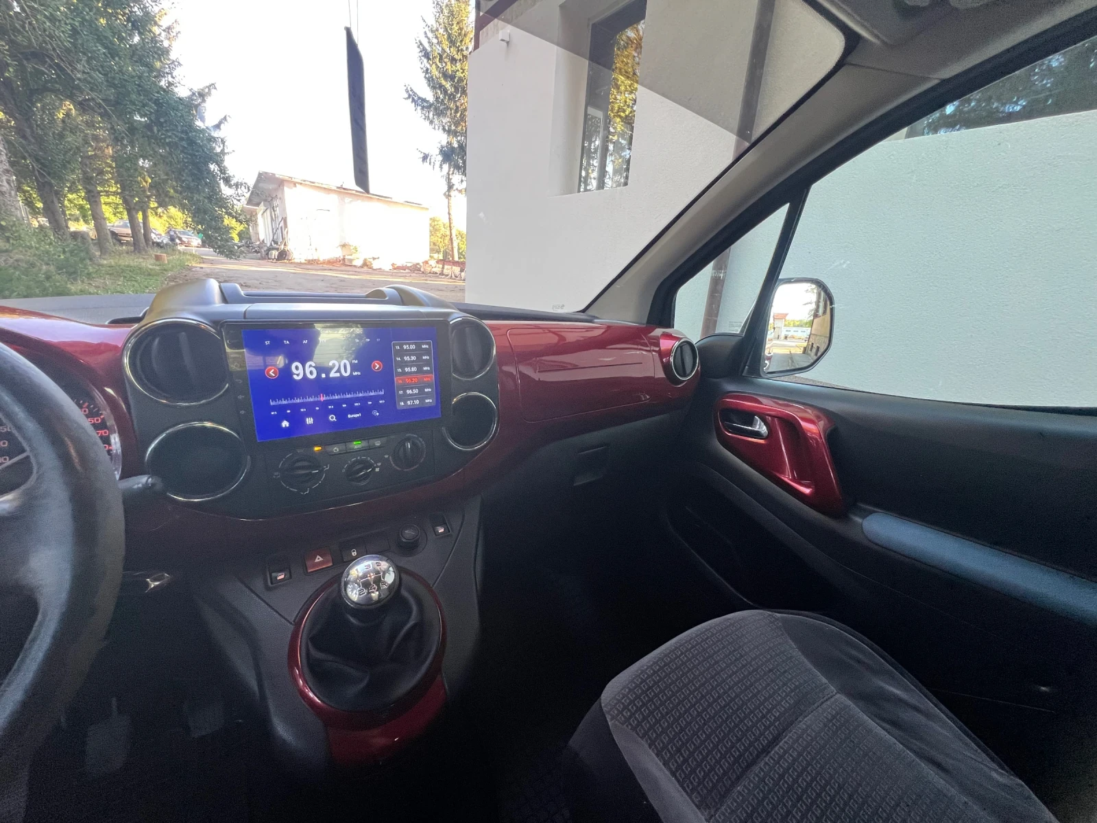 Citroen Berlingo 1.6HDI / 4+ 1 / Климатик, снимка 10 - Автомобили и джипове - 55493928