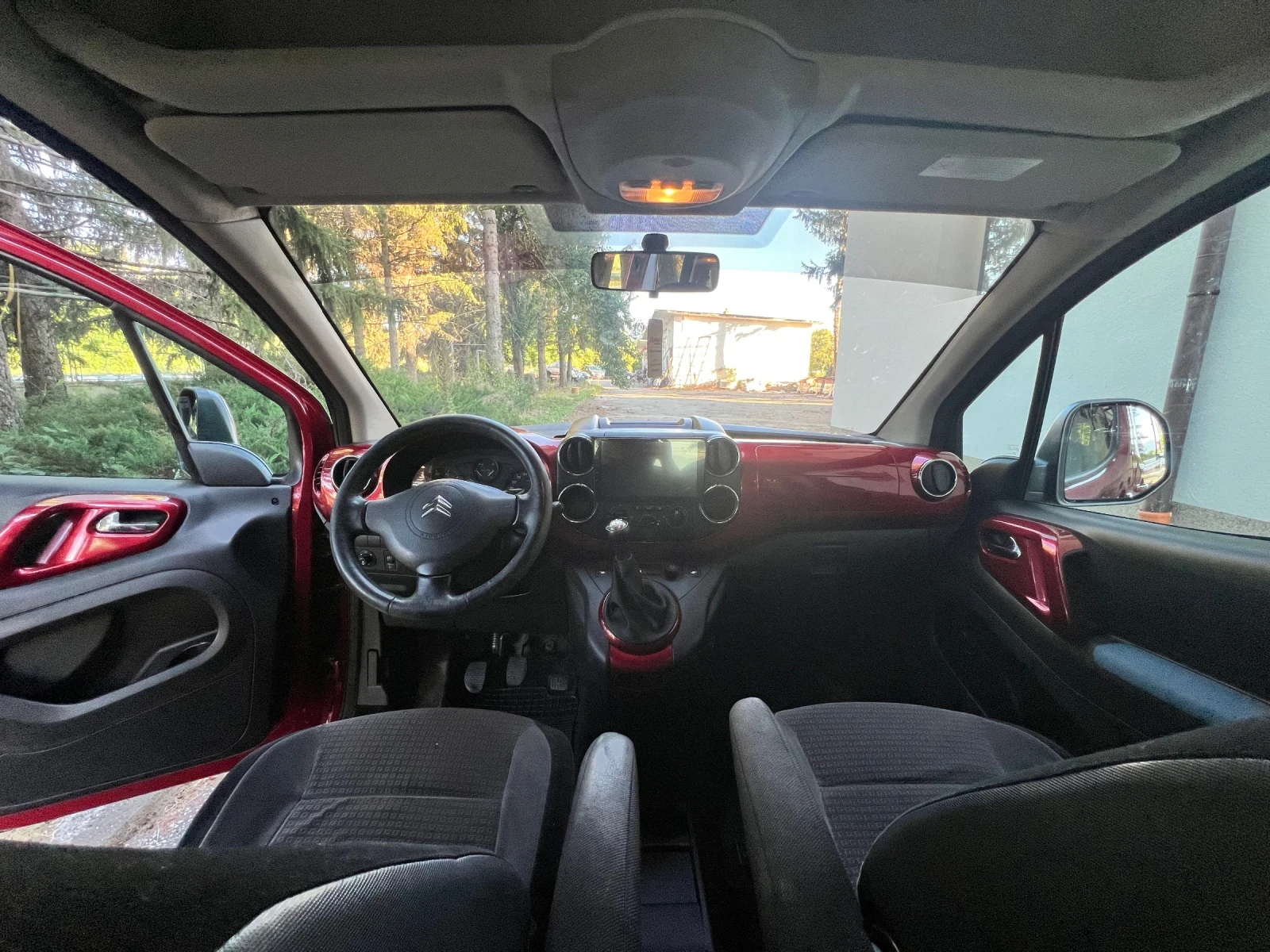 Citroen Berlingo 1.6HDI / 4+ 1 / Климатик, снимка 9 - Автомобили и джипове - 55493928