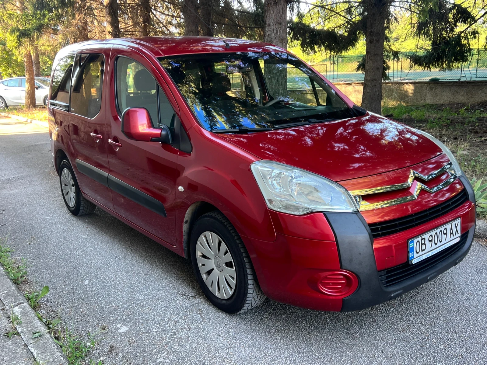 Citroen Berlingo 1.6HDI / 4+ 1 / Климатик, снимка 2 - Автомобили и джипове - 55493928