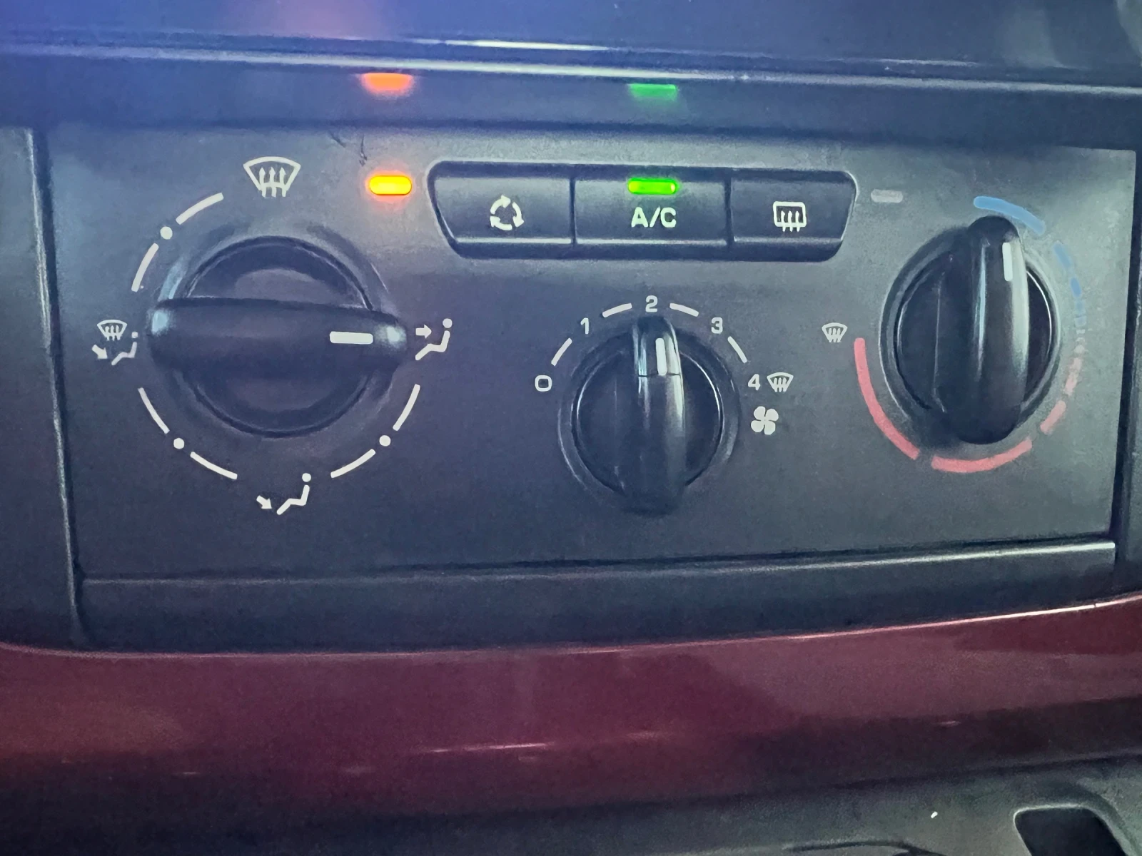 Citroen Berlingo 1.6HDI / 4+ 1 / Климатик, снимка 15 - Автомобили и джипове - 55493928