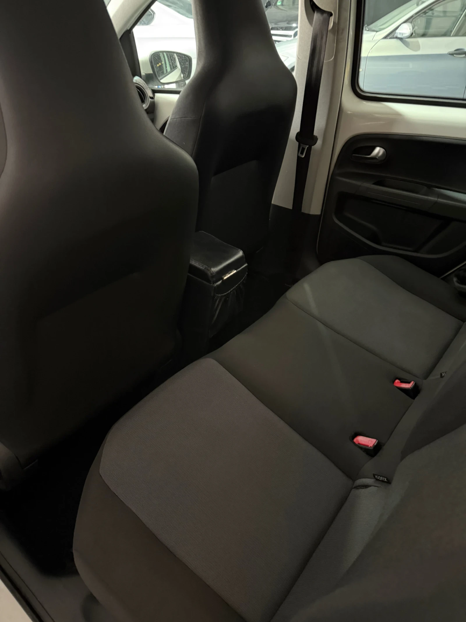 VW Up 4door 75кс, снимка 13 - Автомобили и джипове - 56314405