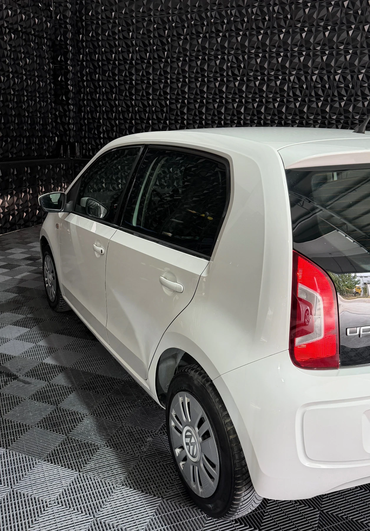 VW Up 4door 75кс, снимка 7 - Автомобили и джипове - 56314405
