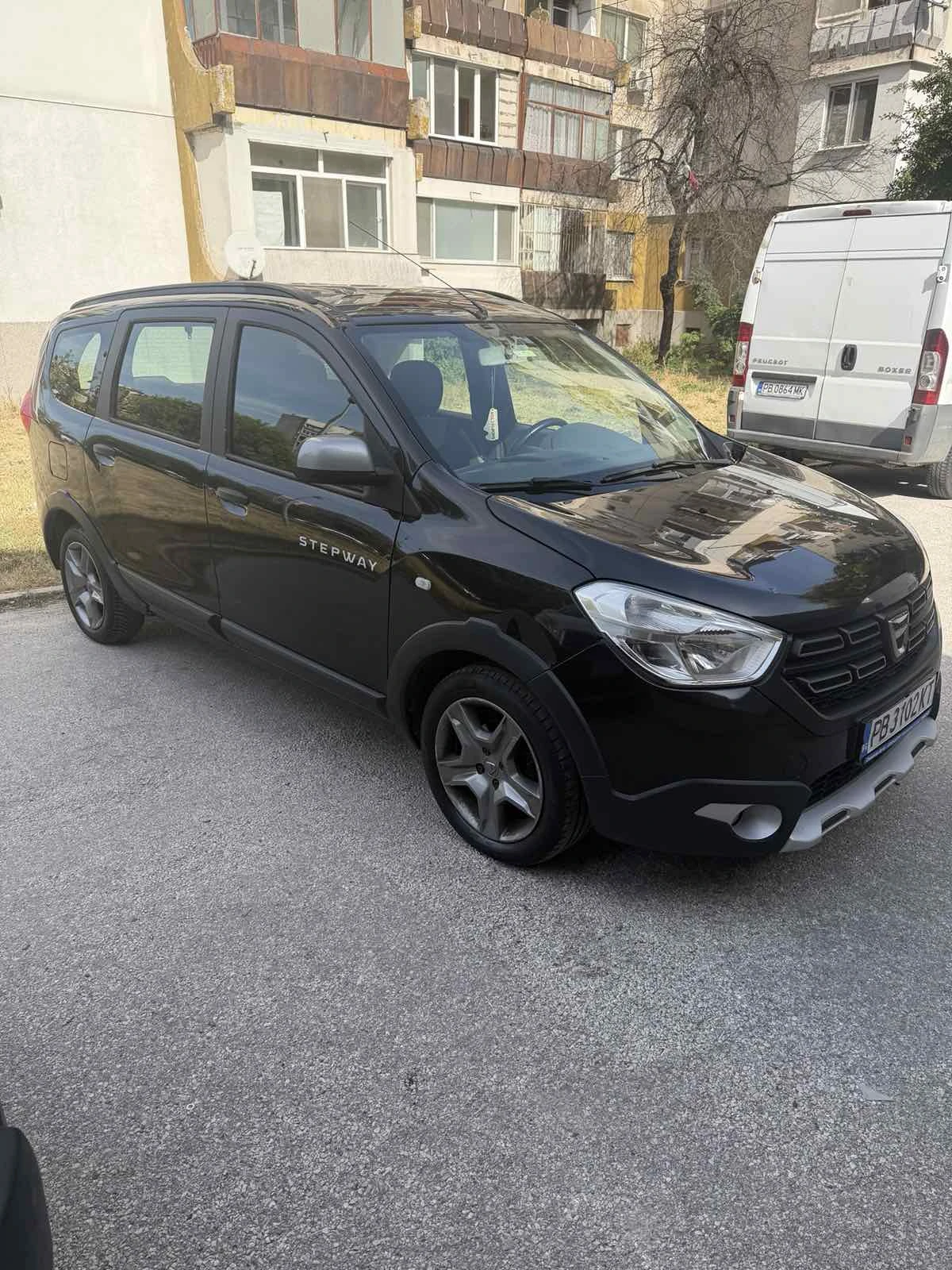 Dacia Lodgy, снимка 2 - Автомобили и джипове - 56410116