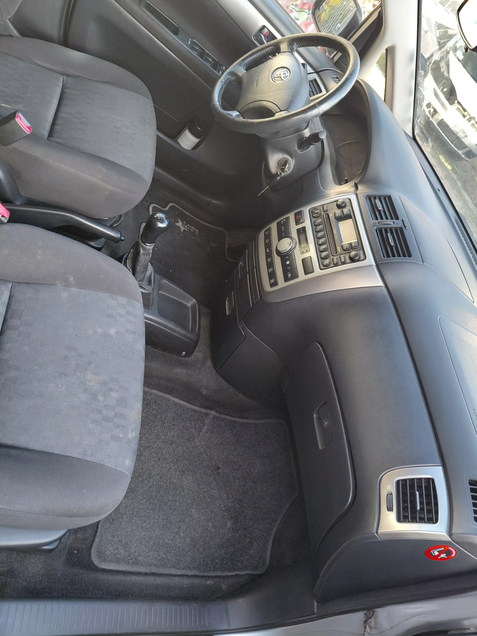Toyota Avensis verso, снимка 5 - Автомобили и джипове - 56564701