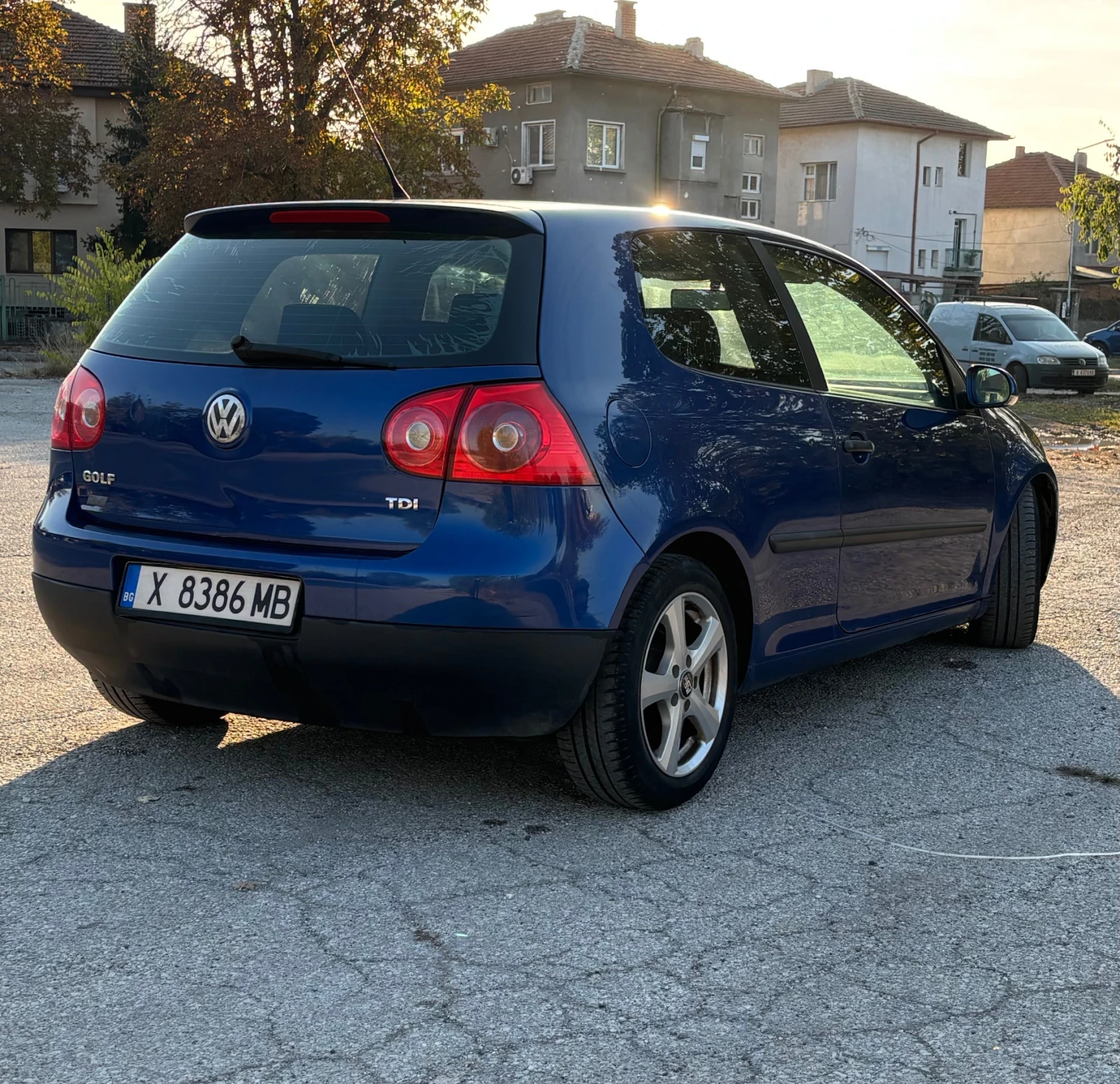 VW Golf, снимка 2 - Автомобили и джипове - 56623887